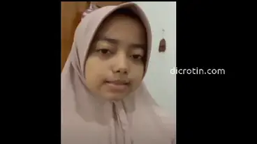 Cewek Jilbab Mukanya Sih Lugu Tapi Suka Pemer Memek