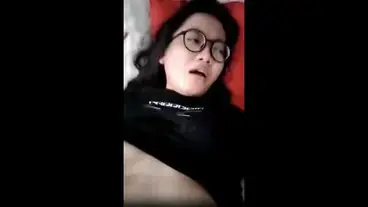 Gadis Guru Cantik Pasrah Goyang Kasur Kost