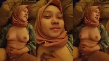 Ukhti Hijab Cantik Pasrah Goyang Kasur Crot