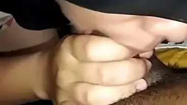 Ukhti Hijab Cantik Pasrah Servis Kasur Crot